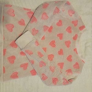 Girls soft heart print sweater! 💓